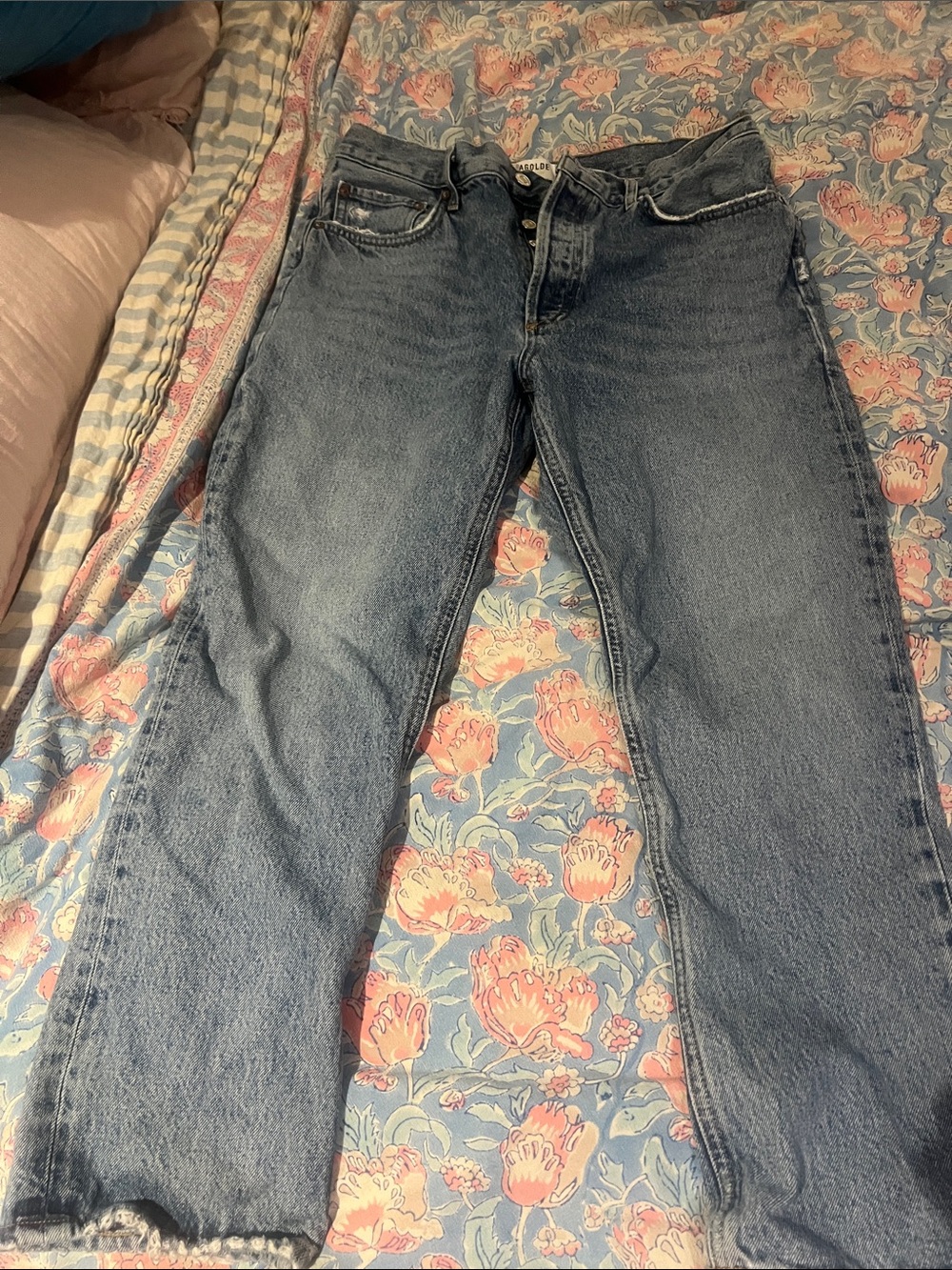 Agolde medium Wash RILEY Blue Denim Jeans size 31. Worn twice. - Picture 2 of 15